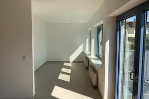 In Düsseldorf: Hochwertige Wohnung mit drei Zimmern und Balkon – Kronprinzenstraße 82-84, 40217 Düsseldorf – Vorschaubild 2