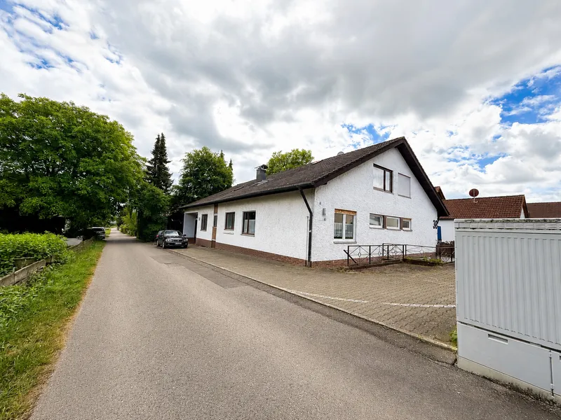 8-unit Multi-family House – Gäufelden/Nebringen – Sackgassenlage with Development Potential