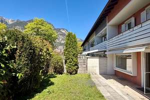 Garmisch-Partenkirchen: Bezauberndes Reihenendhaus mit nettem Garten und viel Potential