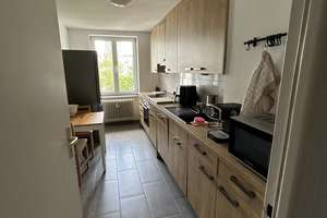 Stilvolle 3-Zimmer-Wohnung mit Balkon und EBK in Wiesbaden – Bärenstraße 2, 65183 Mitte, Wiesbaden – Vorschaubild 3
