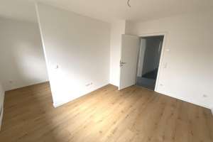 Provisionsfrei. Neubau-Erstbezug. Mit Garten, Terrasse und 2 Stellplätzen. – Die vollständige Adresse der Immobilie erhältst du vom Anbieter., 56587 Straßenhaus – Vorschaubild 12