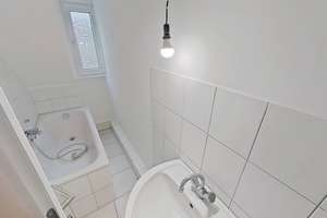 Sanierte 3-Zimmer-Dachgeschosswohnung mit Badewanne in Wuppertal – Bogenstraße 78, 42283 Barmen, Wuppertal – Vorschaubild 10