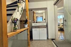 Modernes Reihenmittelhaus mit Kamin, Wintergarten und idyllischem Garten – Die vollständige Adresse der Immobilie erhältst du vom Anbieter., 87600 Kaufbeuren (Kernstadt), Kaufbeuren – Vorschaubild 3
