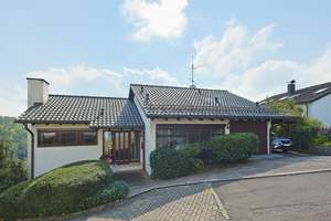 Architektur trifft Wohnkomfort – einzigartiges Einfamilienhaus mit Sonnenterrasse und Waldpanorama – Die vollständige Adresse der Immobilie erhältst du vom Anbieter., 72631 Aichtal – Vorschaubild 7