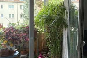 Kreative Leute aufgepasst, hübsche zwei Zimmer mit Wohnküche und Balkon!