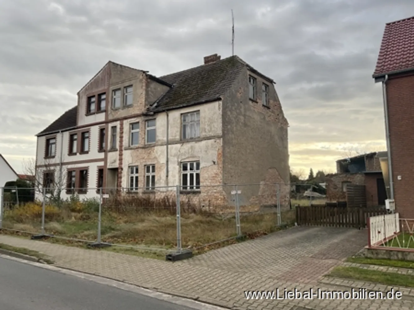 Mehrfamilienhaus mit drei Wohnungen !!!, Mecklenburgische Seenplatte Kreis – Bild 1