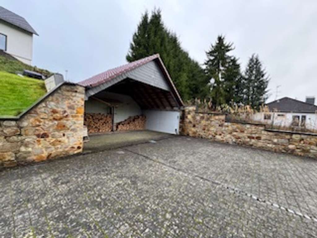 Immobilie in Neroth - Freistehendes Einfamilienhaus mit Doppelgarage in Neroth - Bild 3