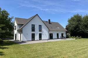 Freistehendes Wohnhaus mit 3 Wohneinheiten und riesigem Grundstück – Die vollständige Adresse der Immobilie erhältst du vom Anbieter., 23946 Boltenhagen – Vorschaubild 24