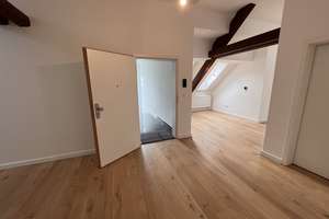 ***Sehr große 5 Zi. Eigentumswohnung im DG, WE 2a-5 mit Balkon + Loggia*** – Pfinztalstr. 2a, 76227 Durlach, Karlsruhe – Vorschaubild 8