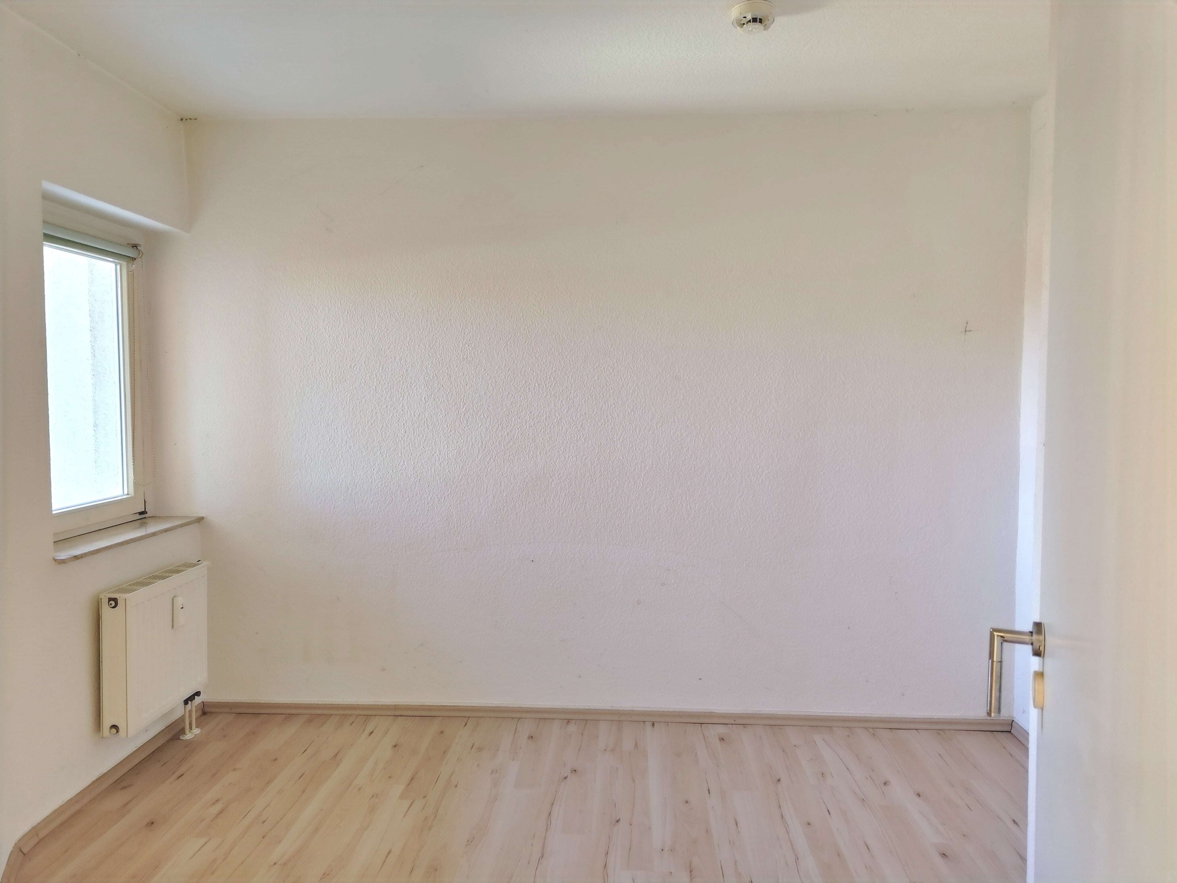 Immobilie in Goethestadt Bad Lauchstädt - Schöne 2 Zi. Wohnung mit großem Südwest-Balkon in idyllischer Lage - Bild 5