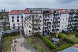 4,5-Zi-Whg / gr. Wohnküche / Vollbad / Gäste-WC / gr. Balkon / von privat in Berlin-Johannisthal – Sterndamm 66 E, 12487 Johannisthal, Berlin – Vorschaubild 4