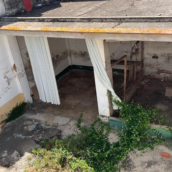 Haus mit Garten zu verkaufen – Renovierungsbedürftig