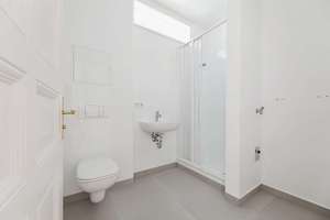2 Zimmer Altbauwohnung im ruhigen Seitenflügel - Bezugsfrei – Die vollständige Adresse der Immobilie erhältst du vom Anbieter., 10439 Prenzlauer Berg, Berlin – Vorschaubild 9