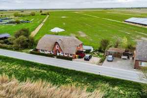 Reetdachhaus am Deich - nordfriesische Idylle auf der Insel Pellworm – Nordfriesland (Kreis) – Vorschaubild 3