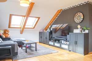 Schöne 2,5-Zimmer-Dachgeschosswohnung im Herzen Augsburgs