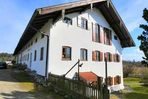 Ehemalige Hofstelle mit Tenne, incl. Baugenehmigung zusätzlicher Neubau 6 Familienhaus in Halfing – Rosenheim (Kreis) – Vorschaubild 6