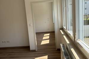 Helle & moderne Single-Wohnung in zentraler Lage, Fenster und Böden NEU – Moltkestr. 7, 52351 Innenstadt, Düren – Vorschaubild 3