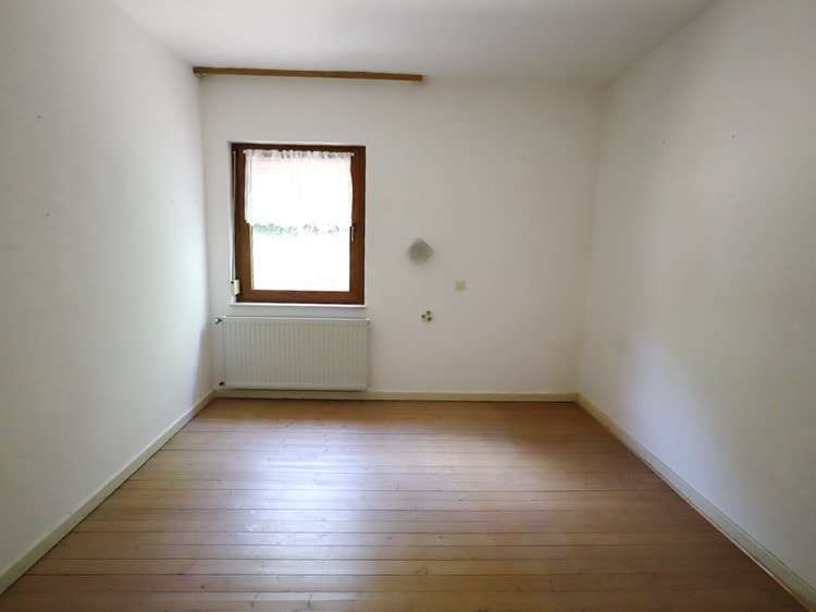 Immobilie in Horschbach - Geräumiges Zweifamilienhaus mit Gestaltungsmöglichkeiten - Bild 5