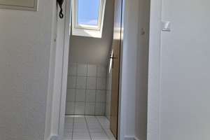 Nettes saniertes Dachgeschoss-Apartment (Provisionsfrei) im Zentrum von Düsseldorf – Die vollständige Adresse der Immobilie erhältst du vom Anbieter., 40215 Friedrichstadt, Düsseldorf – Vorschaubild 15