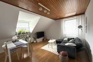 Perfekte Singlewohnung in Buer mit stilvoller Einbauküche | ca. 45 m² gemütliche Dachgeschosswohnung – Gelsenkirchen – Vorschaubild 2