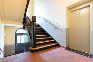 Dachgeschosstraum mit Galerie & Balkon | 2 Bäder | Aufzug | Dielenboden | Stellplatz mgl. – Wurzner Straße 156a, 4318 Sellerhausen-Stünz, Leipzig – Vorschaubild 25