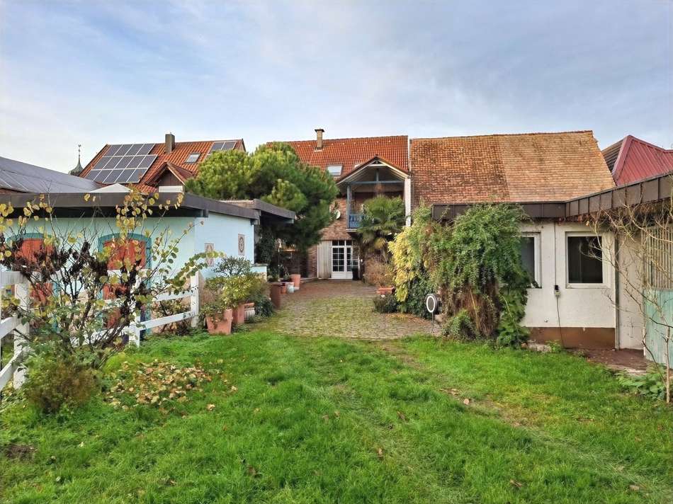 Rückansicht mit Stallung