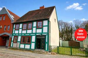 HORN IMMOBILIEN++ Friedland, historisches Stadthaus mit 6 Zimmern, Kaminöfen, 2 Bädern und Garage – Die vollständige Adresse der Immobilie erhältst du vom Anbieter., 17098 Friedland – Vorschaubild 1