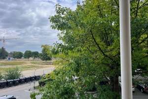 Freies 1-Zi.-Balkon-Apartment, ruhig, hell, grün !!