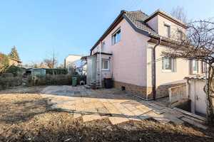 Charmante Doppelhaushälfte mit Garage, Garten & Entwicklungspotenzial! – Böblingen (Kreis) – Vorschaubild 2