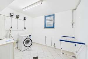 Schöne Maisonette-Dachgeschosswohnung in einem kleinen Mehrfamilienhaus mit nur 6 Einheiten in Solln – Die vollständige Adresse der Immobilie erhältst du vom Anbieter., 81479 Solln, München – Vorschaubild 31
