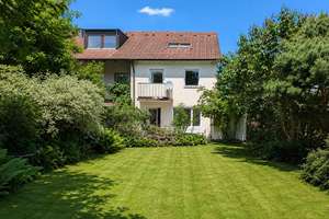 Charmantes Reihenendhaus in Top-Lage am Nymhenburger Kanal