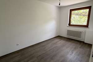 Familientraum mit Garten: frisch sanierte 4-Zimmerwohnung in Nürnberg – Germersheimer Straße 175, 90469 Trierer Straße, Nürnberg – Vorschaubild 4