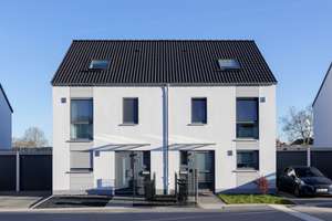 Familienfreundliche Doppelhaushälfte in Duisburg mit Garage