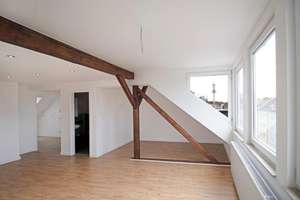 Exklusive 2-Zimmer-DG-Wohnung mit EBK in Hannover – Bronsartstr. 40, 30161 List, Hannover – Vorschaubild 5