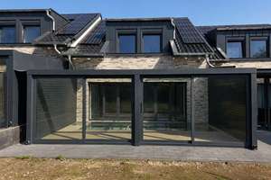 Erstbezug Neubau in Köln Rath/Heumar. Modernes Energiehaus mit PV-Anlage und Luftwärmepumpe