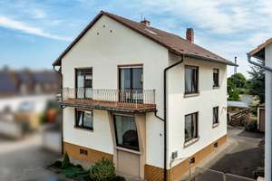 Freistehendes Einfamilienhaus mit Nebengebäude und Garage auf großzügigem Grundstück – Die vollständige Adresse der Immobilie erhältst du vom Anbieter., 67136 Fußgönheim – Vorschaubild 1