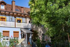 Attraktives Reihenhaus mit großer Terrasse, 2 Stellplätzen und viel Potenzial in Grenznähe!