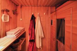 CA. 242,14 m² WOHN-/NUTZFLÄCHE - FUSSBODENHEIZUNG & KAMINOFEN - GARTENHAUS MIT SAUNA & GÄSTEZIMMER – Die vollständige Adresse der Immobilie erhältst du vom Anbieter., 13129 Blankenburg, Berlin – Vorschaubild 33