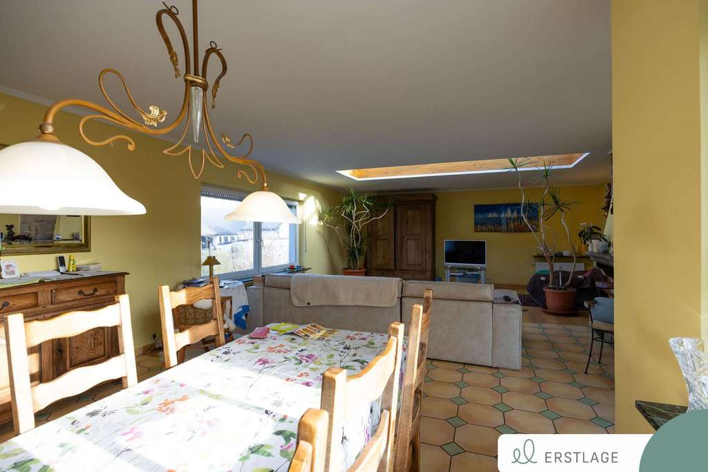 Immobilie in Dörth - GROSSZÜGIGE EIGENTUMSWOHNUNG IN FREISTEHENDEM ZWEIFAMILIENHAUS - Bild 3