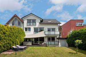 LUXURÖSES WOHNJUWEL am Schwanheimer Wald – 345qm Highend Gartenparadies