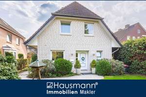 Exklusives Landhausjuwel in begehrter Wohnlage in Hamburg-Niendorf! – Die vollständige Adresse der Immobilie erhältst du vom Anbieter., 22459 Niendorf, Hamburg – Vorschaubild 1