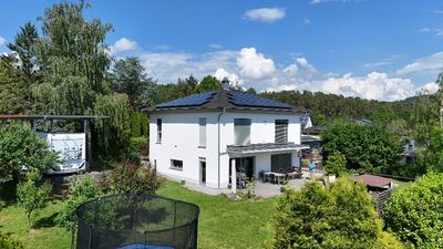 Viel Platz für den Alltag: Großzügiges Einfamilienhaus in Igensdorf, Womo-Carport