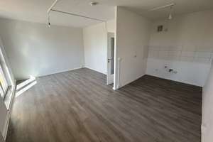 Moderne 3-Zimmer-Wohnung mit Balkon in ruhiger Lage! – Astonstraße 48, 39116 Sudenburg, Magdeburg – Vorschaubild 2