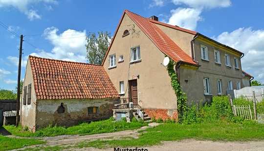 Bild von Einfamilienhaus mit Anbau und Garage - provisionsfrei