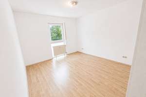 Natur pur, lichte Vierzimmerwohnung mit großem Balkon und Terrasse im 3-Familienhaus – Die vollständige Adresse der Immobilie erhältst du vom Anbieter., 90518 Altdorf bei Nürnberg – Vorschaubild 6