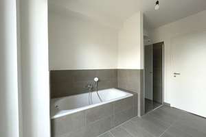 Wohnen im Neubau: Moderne 3-Zimmer-Wohnung mit Tageslichtbad, Badewanne, Dusche, Balkon, Loggia – Kreuzstraße 23, 4103 Zentrum-Ost, Leipzig – Vorschaubild 8