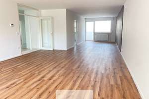 Zentrumsnaher Wohntraum: Frisch sanierte 3-Zimmer-Wohnung mit großem Balkon