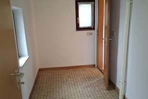 Großzügiges Ein-/Zweifamilienhaus in Hannover-Bothfeld, geeignet auch für Praxis/Büro und Wohnen. – Am Plessenfelde 2, 30659 Bothfeld, Hannover – Vorschaubild 12