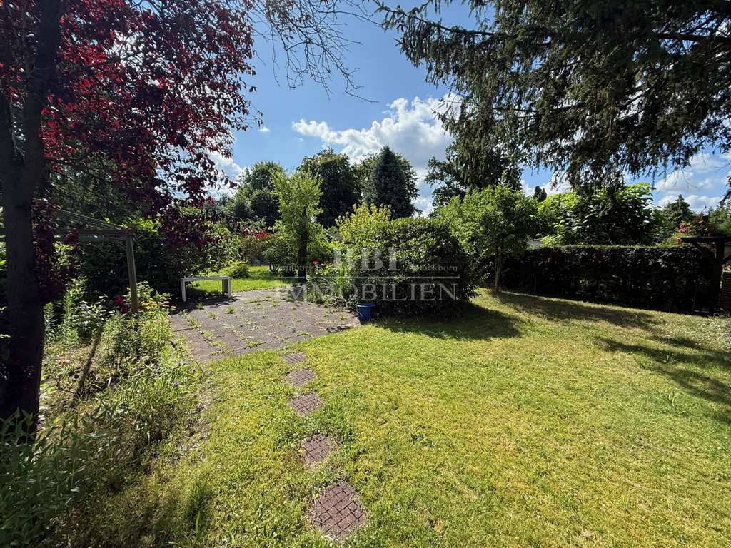 Immobilie in Norderstedt - Großzügiges Einfamilienhaus mit tollem Grundriss und vielen Zimmern - Bild 2