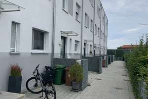 Höchstadt !! Wie Neu!! Reihenmittelhaus Kfw 55 zu verkaufen ! – Am Karpfenkreisel 19, 91315 Höchstadt an der Aisch – Vorschaubild 2